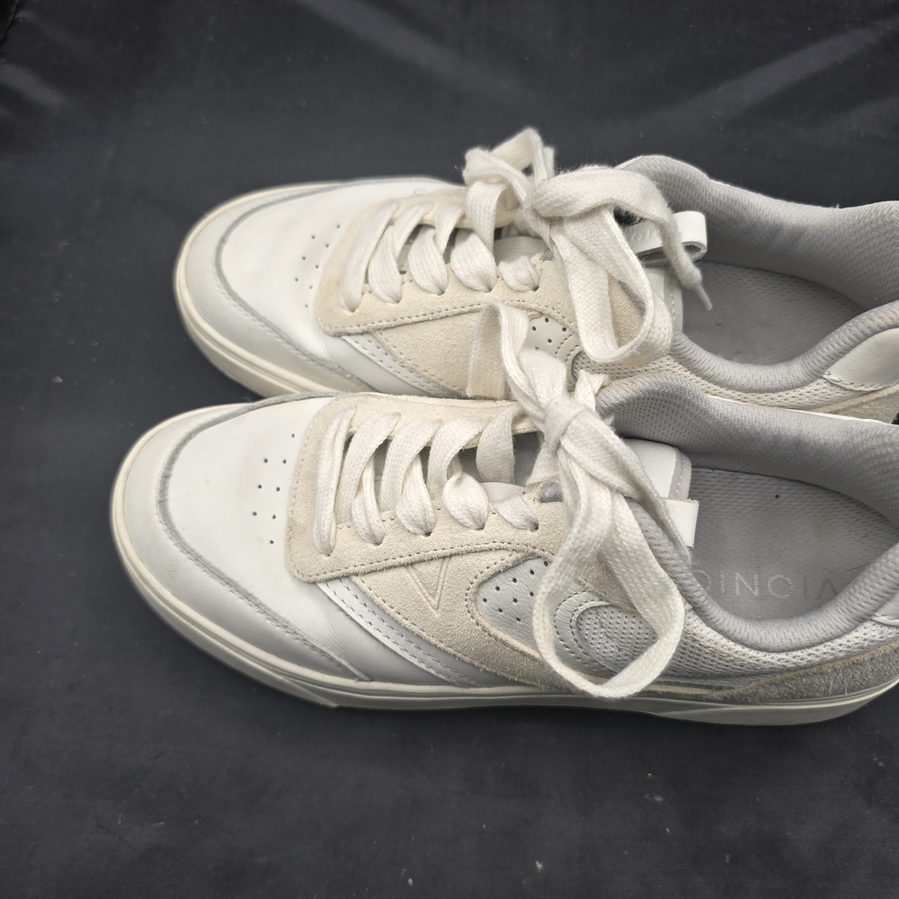 Vionic Women's Sneakers - White and Gray